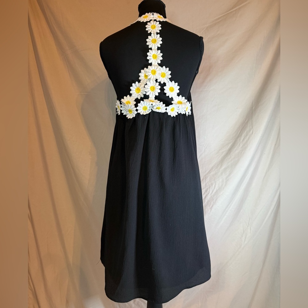 Judith March Peace Daisy Halter‎ Tank Top- Size Small NWOT